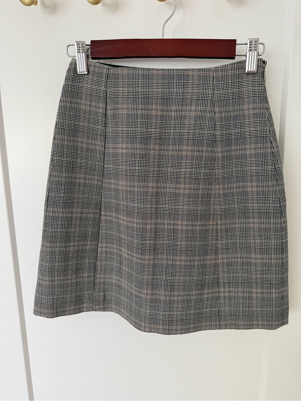 Aritzia - Babaton Gray Plaid Mini Skirt